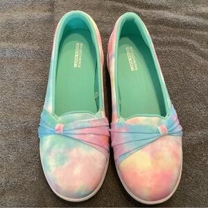 MINT WOMENS SKETCHERS-flats GOGA MAT size 9 MULTI-COLORED